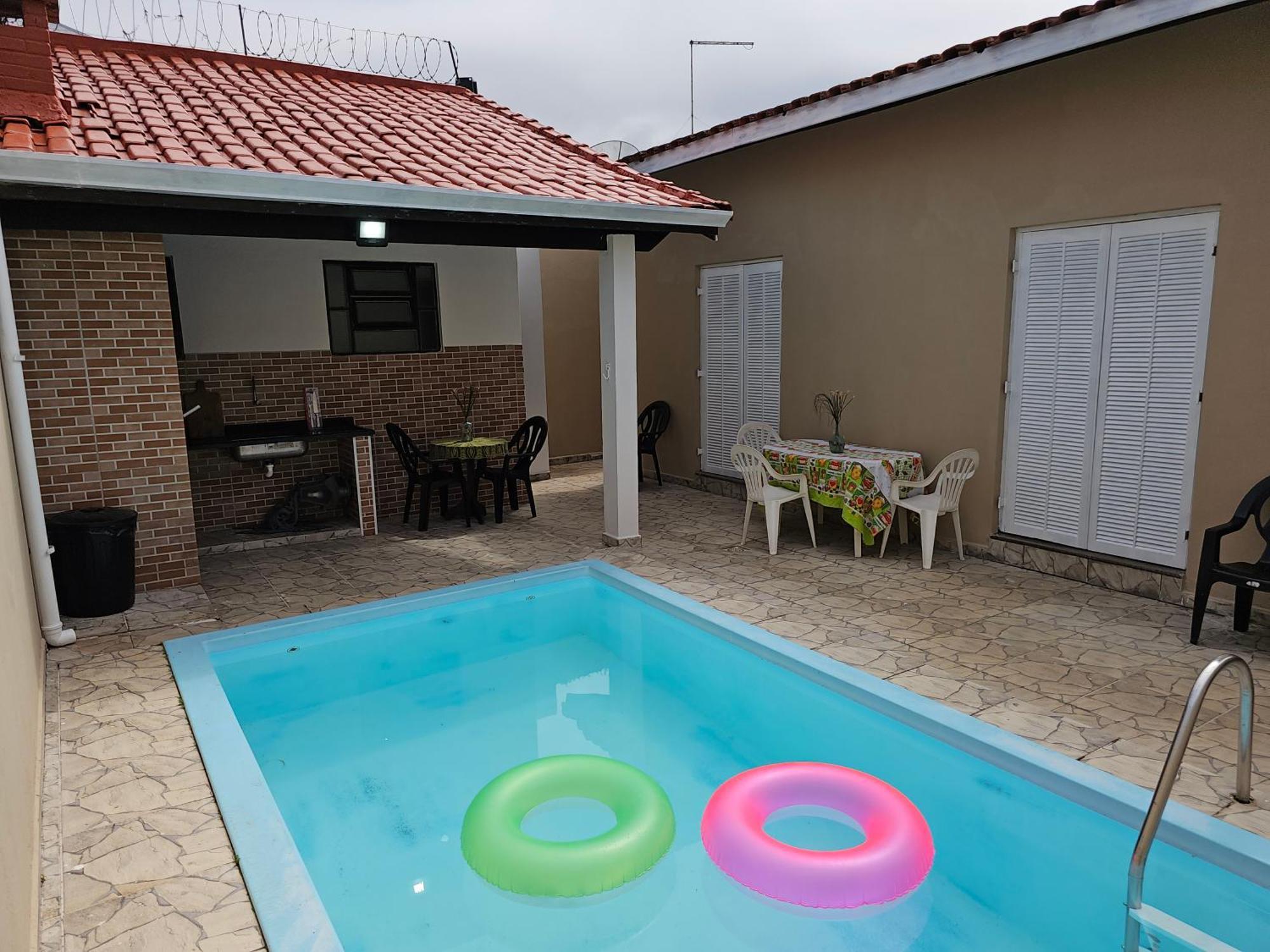 Casa Maravilhosa E Ampla Pe Na Areia Com Piscina, Area Gourmet Com Churrasqueira Em Deck Coberto Frente A Piscina, 4 Quartos Confortaveis E Espacosos, Sendo 2 Suites, Cozinha Americana E Sala De Jantar, Ampla Garagem Para 6 Carros - Mercado Na Rua Da Praia Grande  Buitenkant foto