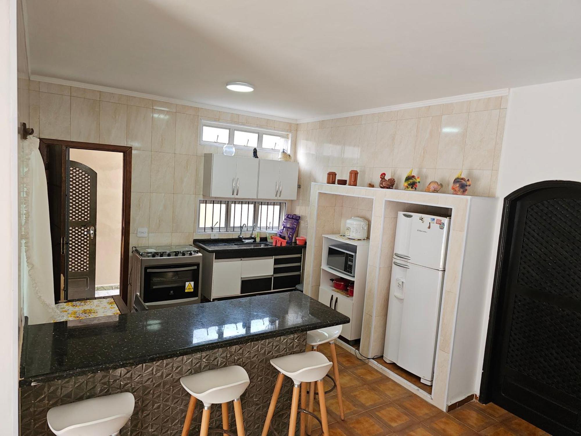 Casa Maravilhosa E Ampla Pe Na Areia Com Piscina, Area Gourmet Com Churrasqueira Em Deck Coberto Frente A Piscina, 4 Quartos Confortaveis E Espacosos, Sendo 2 Suites, Cozinha Americana E Sala De Jantar, Ampla Garagem Para 6 Carros - Mercado Na Rua Da Praia Grande  Buitenkant foto