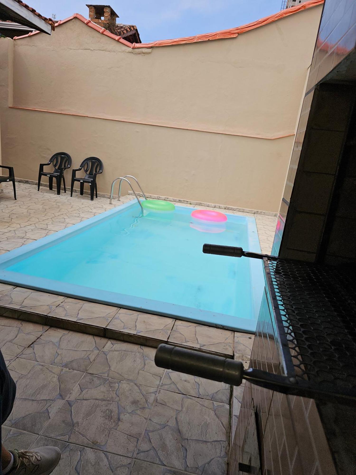 Casa Maravilhosa E Ampla Pe Na Areia Com Piscina, Area Gourmet Com Churrasqueira Em Deck Coberto Frente A Piscina, 4 Quartos Confortaveis E Espacosos, Sendo 2 Suites, Cozinha Americana E Sala De Jantar, Ampla Garagem Para 6 Carros - Mercado Na Rua Da Praia Grande  Buitenkant foto