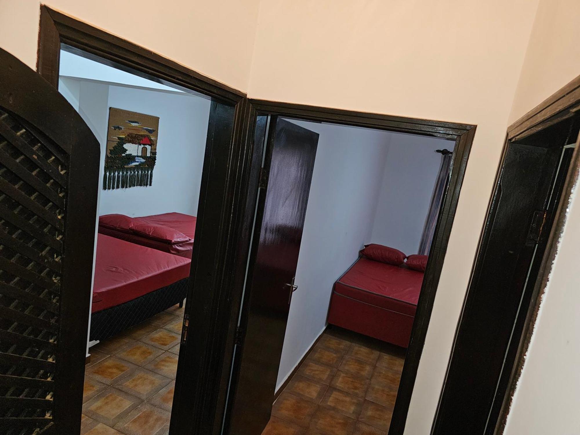Casa Maravilhosa E Ampla Pe Na Areia Com Piscina, Area Gourmet Com Churrasqueira Em Deck Coberto Frente A Piscina, 4 Quartos Confortaveis E Espacosos, Sendo 2 Suites, Cozinha Americana E Sala De Jantar, Ampla Garagem Para 6 Carros - Mercado Na Rua Da Praia Grande  Buitenkant foto